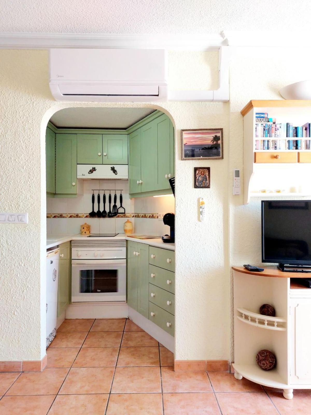 First Line Villa Floor Studio Apartment With Amazing Sea View Air Conditioned Just 50M From The Beach Costa Adeje  Exteriér fotografie